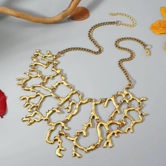 Gold Coral-Inspired Necklace - Picture 4 of 4